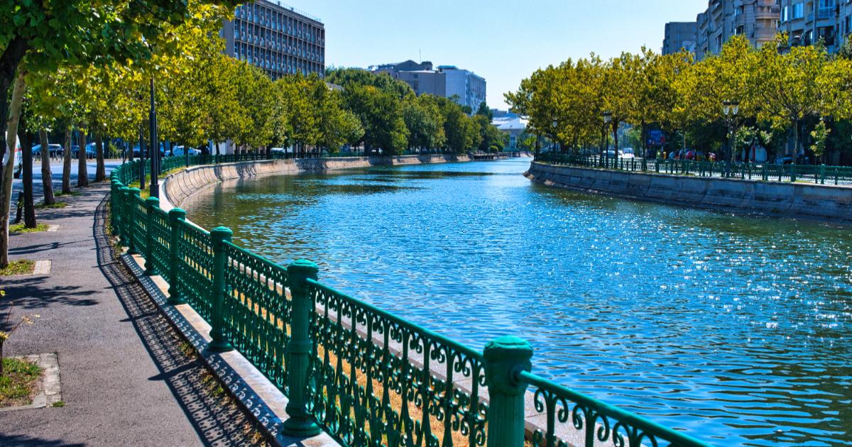 Temperaturi de vară, dar şi alerte de vânt puternic. Unde se înregistrează astăzi 26°C