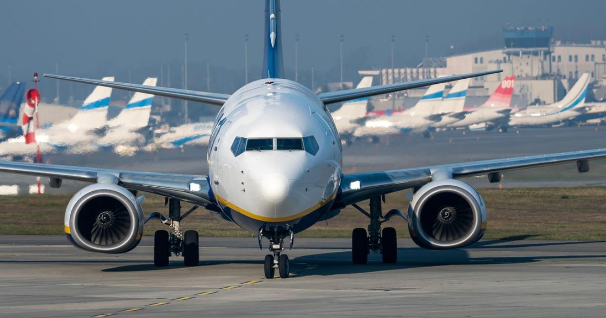 Criza combustibililor pune presiune pe operatorii low-cost. Prețurile biletelor ar putea crește