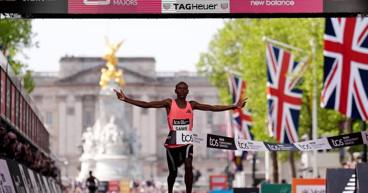 Sabastian Sawe, după ce a terminat un maraton sub 2 ore: "La micul dejun am mâncat pâine, miere şi ceai"