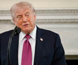 Donald Trump lansează o nouă ameninţare la adresa Iranului: "Ar fi bine să se dea bătuţi repede"