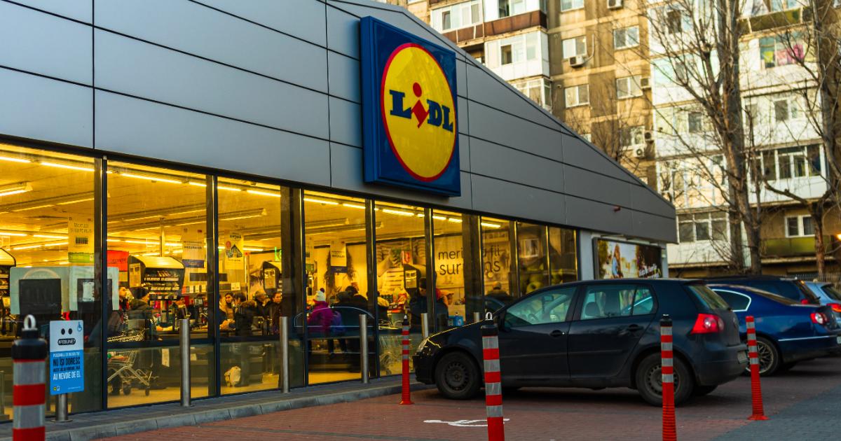 Lidl România angajează tineri pentru sezonul estival. Salariu de peste 6.000 lei brut, dar cu nişte condiţii