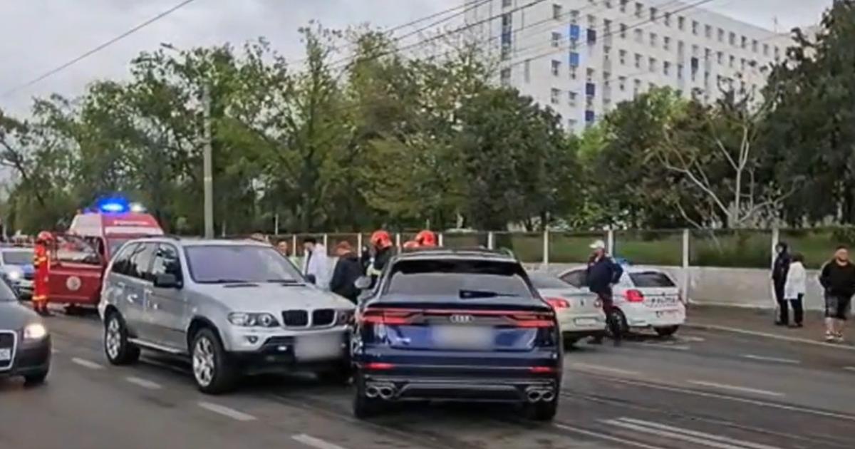 O gravidă a ajuns la spital după un accident în lanț provocat de un șofer de 18 ani în Galaţi