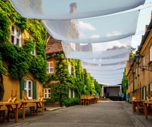 Orașul din Europa unde chiria este sub 5 lei pe an. Dar codiţiile sunt extrem de stricte