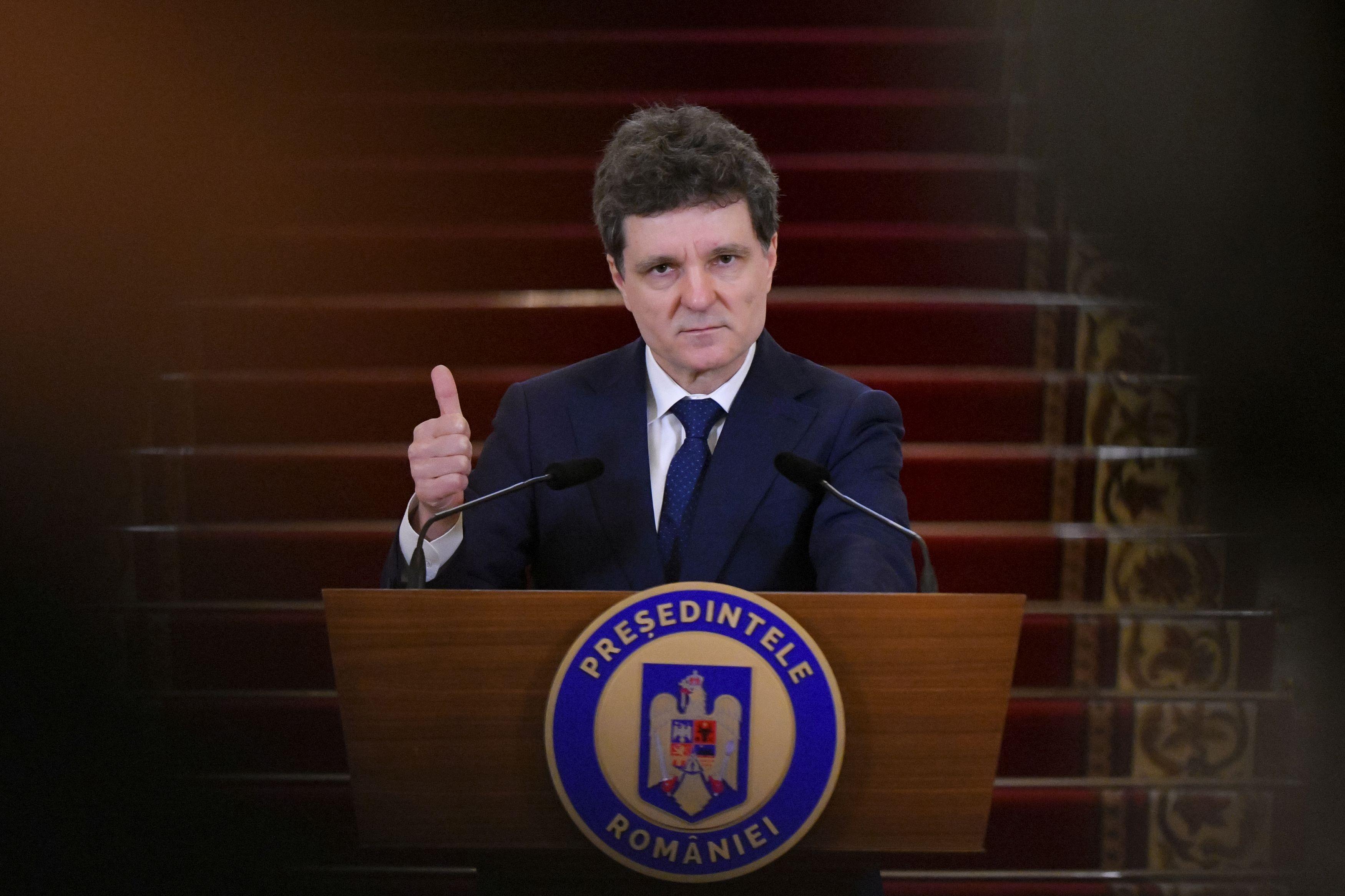 Nicuşor Dan, întrebat dacă îl numeşte tot pe Bolojan premier: "Nu vreau să fac experimente"