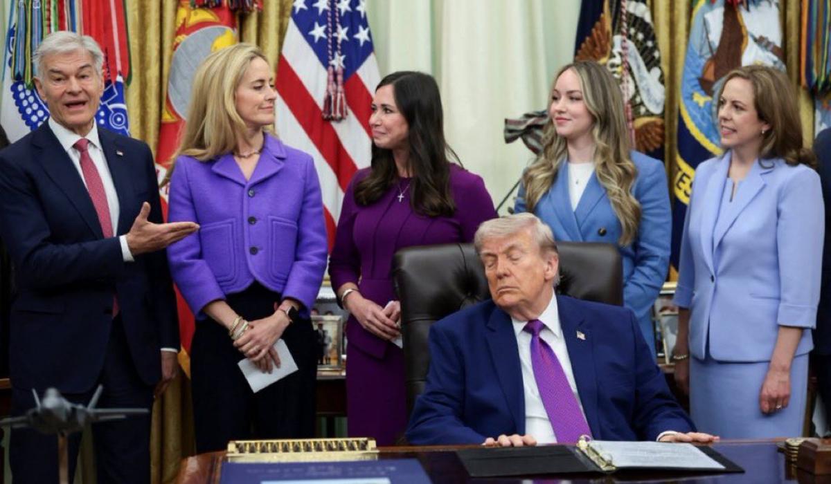 momentul-n-care-donald-trump-adoarme-n-biroul-oval-la-un-eveniment-dedicat-s-n-t-ii-mamelor