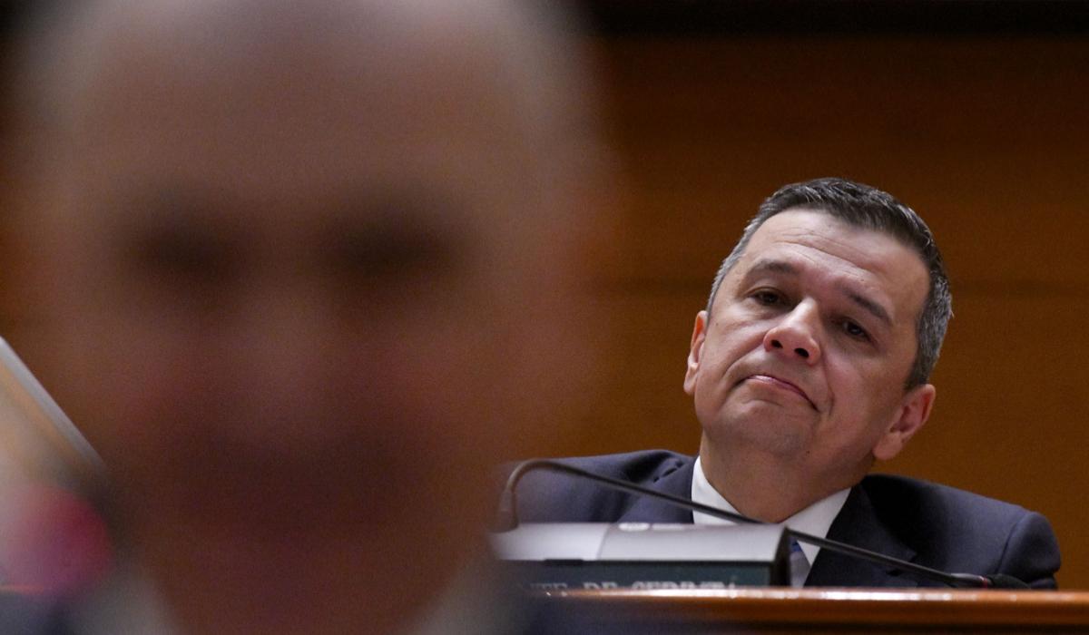 Sorin Grindeanu: "Premierul demis Bolojan lasă România într-un deşert economic. Trebuie să plece urgent"