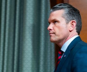 Oficialii Pentagonului şi Europa, uimiţi de decizia lui Hegseth de a nu mai trimite militari în Polonia