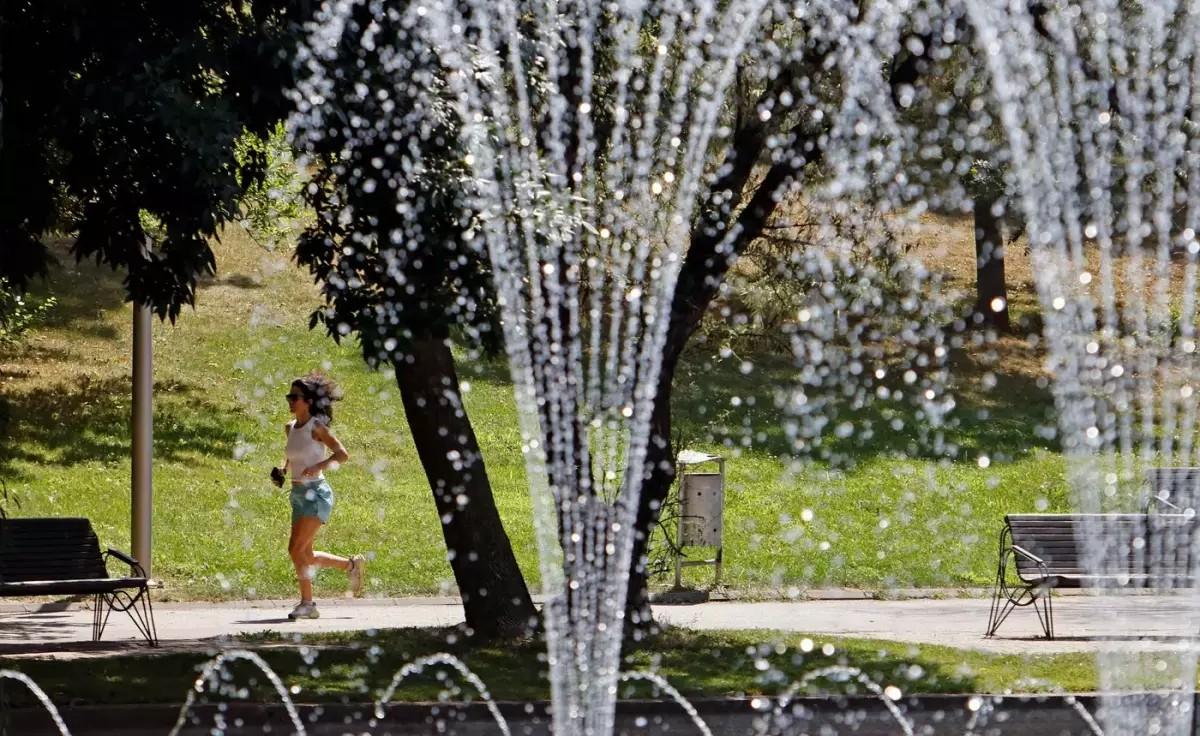 Vremea de mâine 27 mai 2026. Temperaturi de până la 32 de grade, urmate de furtuni şi grindină