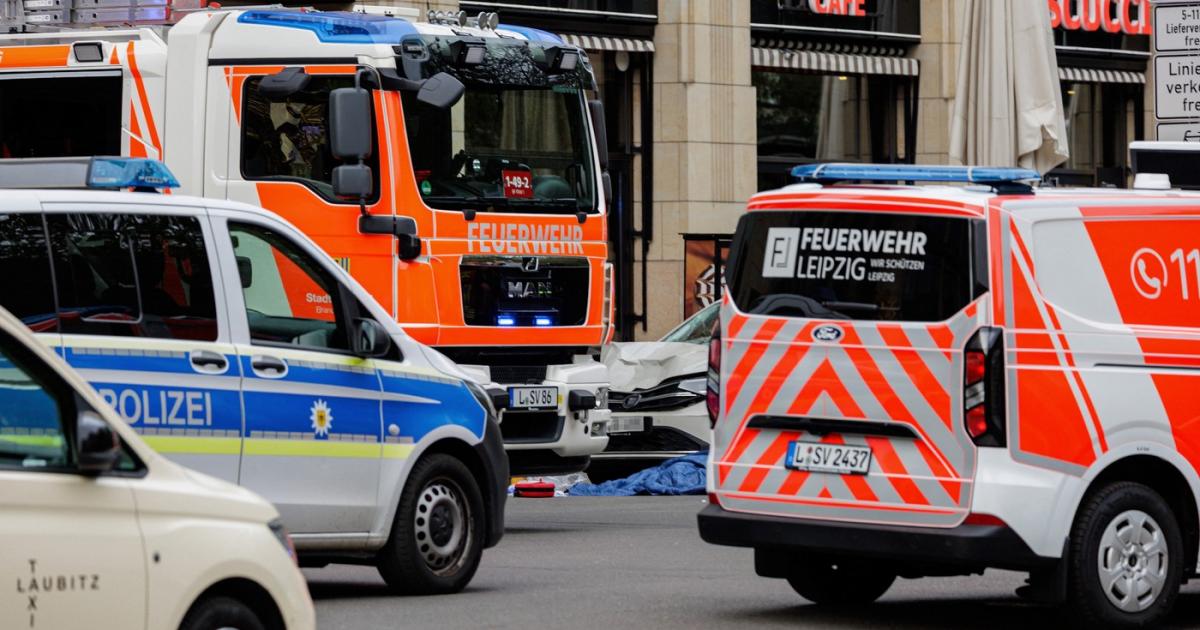 Două persoane au murit după ce o maşină a intrat în mulţime, în Leipzig. Suspectul a fost reţinut