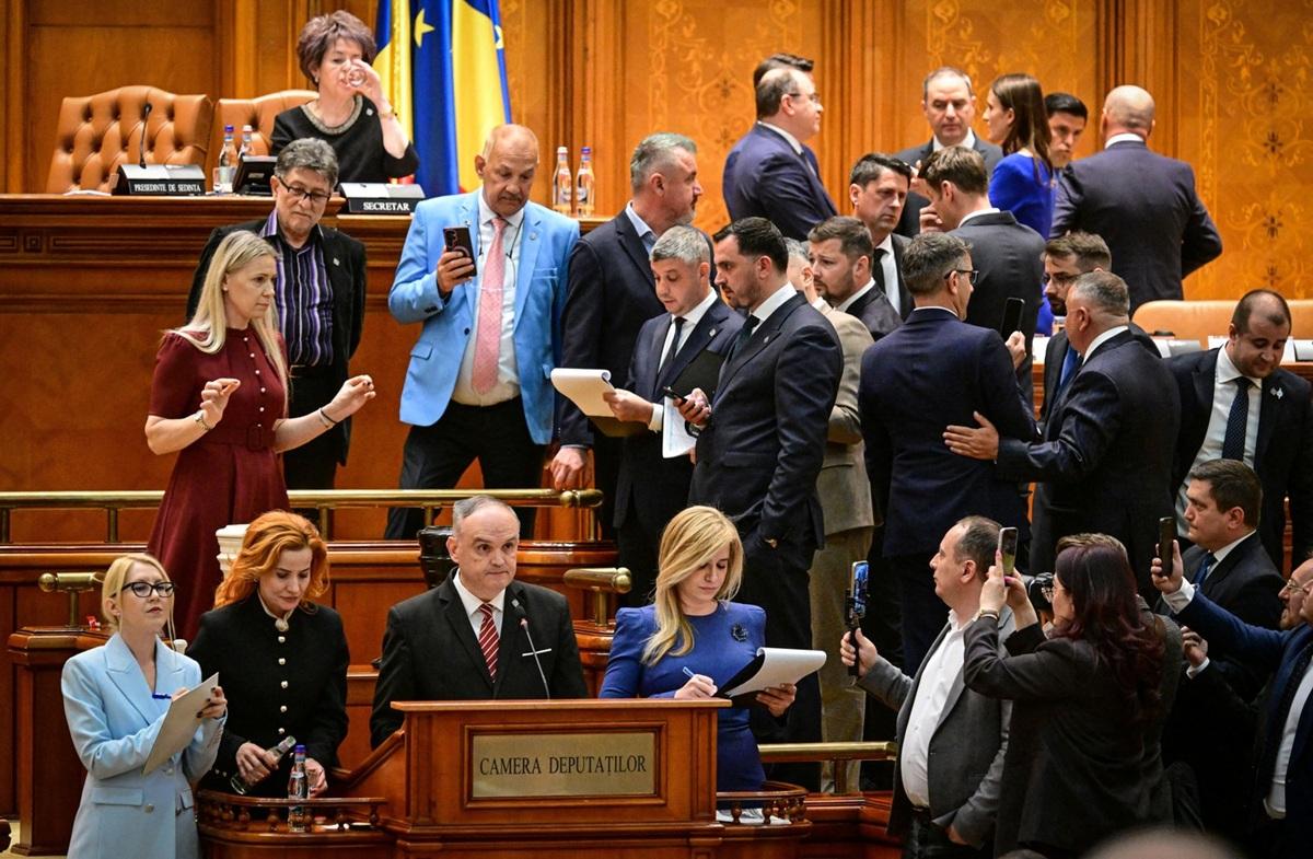 Războiul surzilor, cu ecou doar în portofel