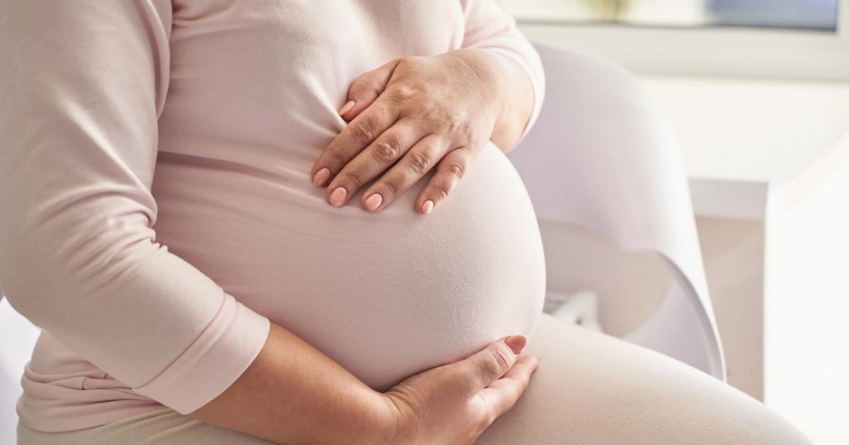 Poza pentru articolul Proiect de lege: Femeile însărcinate ar putea avea dreptul la însoţitor în maternitate pe durata naşterii