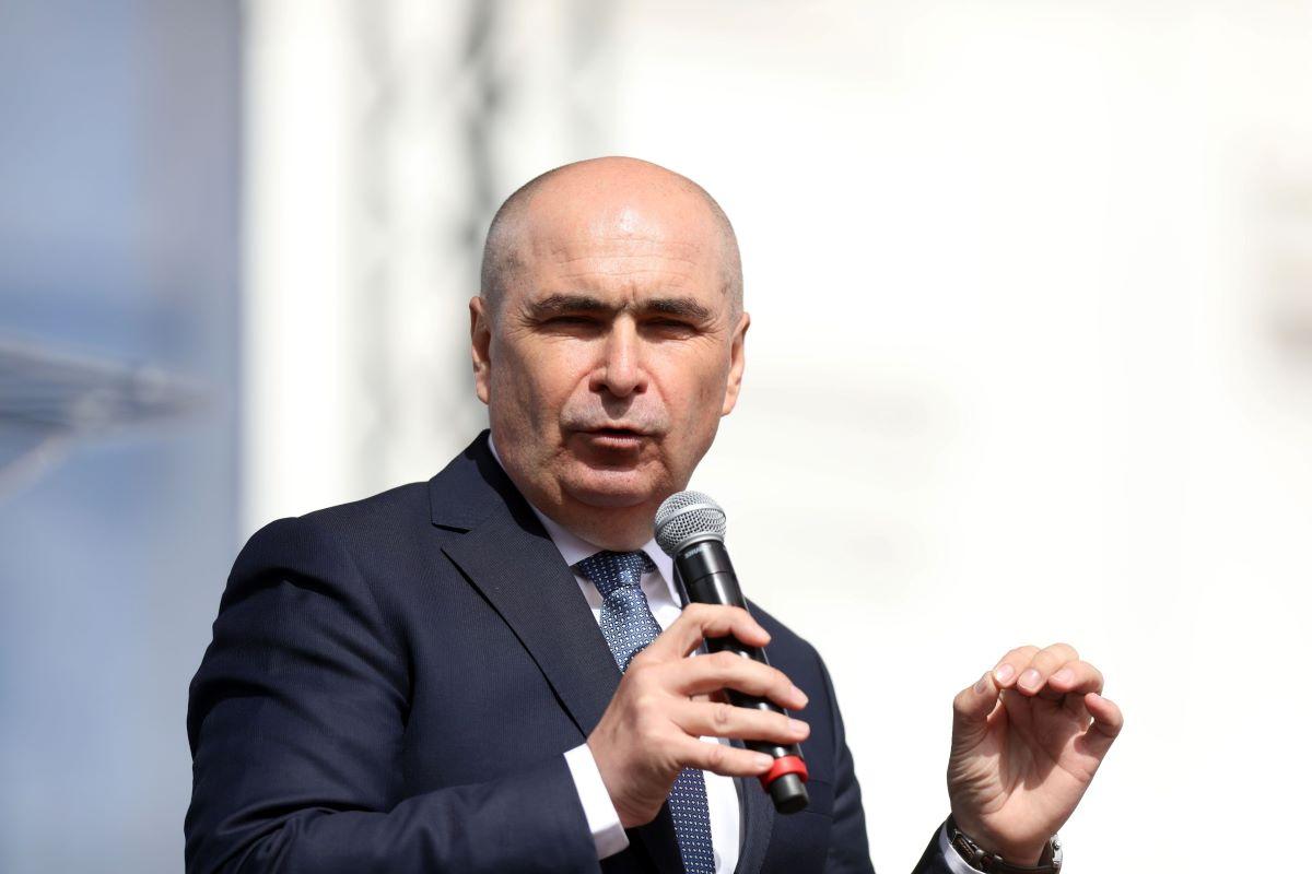 Ilie Bolojan recomandă ca grupurile PNL să părăsească sala în cazul unui vot de învestire a Guvernului Veştea