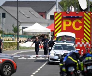 11 morţi, după ce un avion s-a prăbuşit în estul Franţei. Aeronava aparţinea unei şcoli de paraşutism