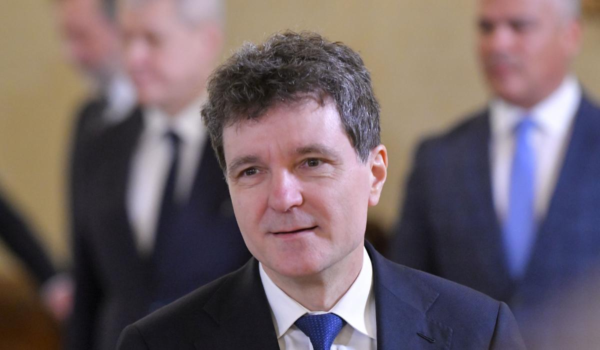 După încă o rundă de negocieri, Nicuşor Dan ar urma să anunţe azi numele noului premier - Surse