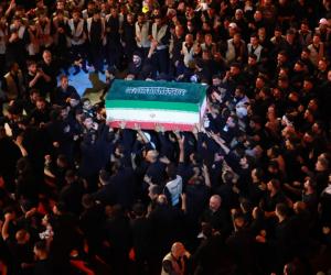 După mai bine de 4 luni, Ali Khamenei a fost înmormântat. Susţinătorii ayatollahului: "Îl vom ucide pe Trump"