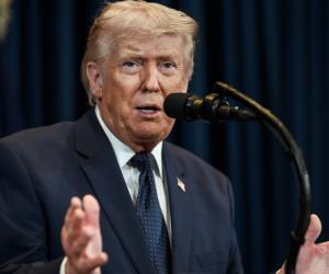Trump spune că Strâmtoarea Ormuz este deschisă, în ciuda atacurilor venite dinspre Iran