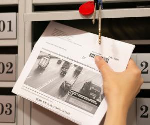Cum a ajuns o femeie să primească 120 de amenzi fără să fi făcut nimic: "Luam chiar şi 12 pe zi"
