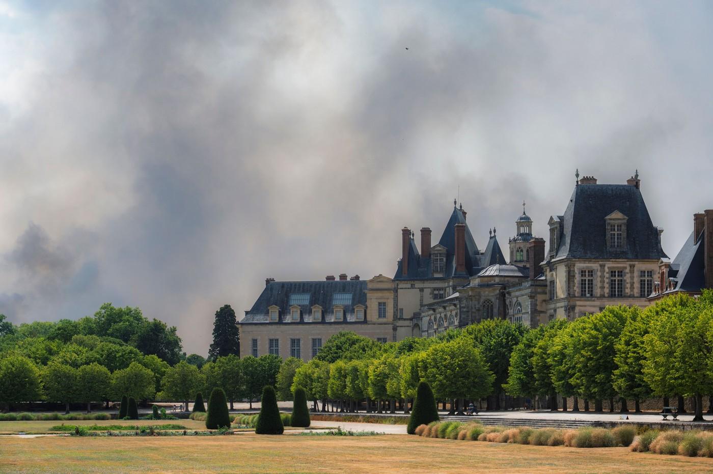 Un pompier voluntar ar fi provocat un incendiu la Fontainebleau. A ars aproape 10% din celebra pădure