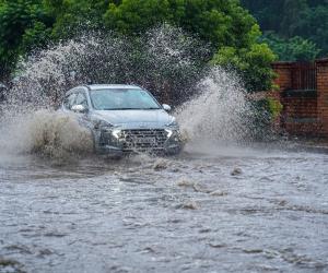 6 avertizări cod galben pentru weekendul 18–19 iulie. Caniculă, vijelii, rafale de peste 80 km/h și grindină