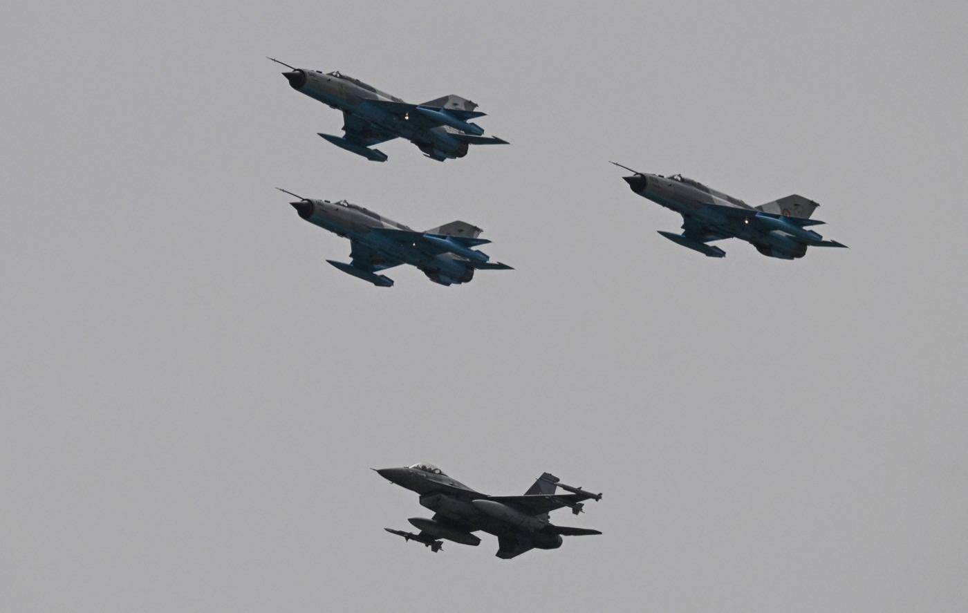 Dronă doborâtă în premieră deasupra României. A fost lovită de un avion F-16 al Forţelor Aeriene Române