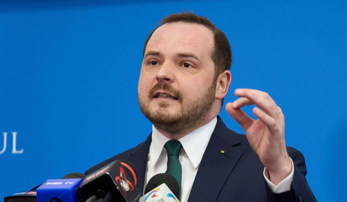 Rogobete, atac la adresa lui Bolojan: Cu dronele la granița României, Guvernul taie de la Sănătate