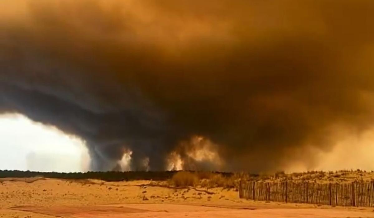 Incendiile devastatoare din Franța s-au extins până la 15 km de Bordeaux. 220.000 persoane au fost evacuate