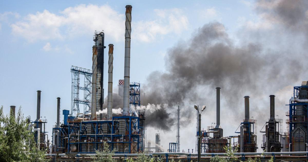 Poza pentru articolul Cât de vulnerabilă este România în faţa unei crize petroliere. Chisăliţă: "Motorina e sângele economiei"