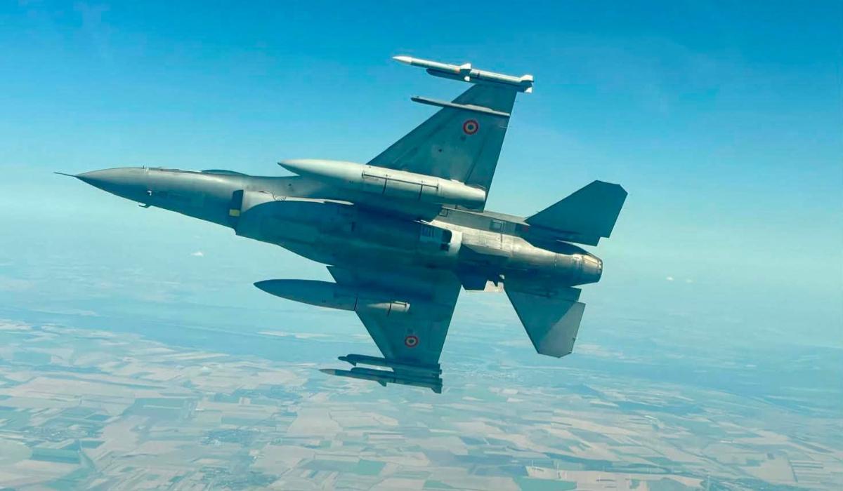Primele imagini publicate de MApN cu avioanele care au doborât cele trei drone deasupra României
