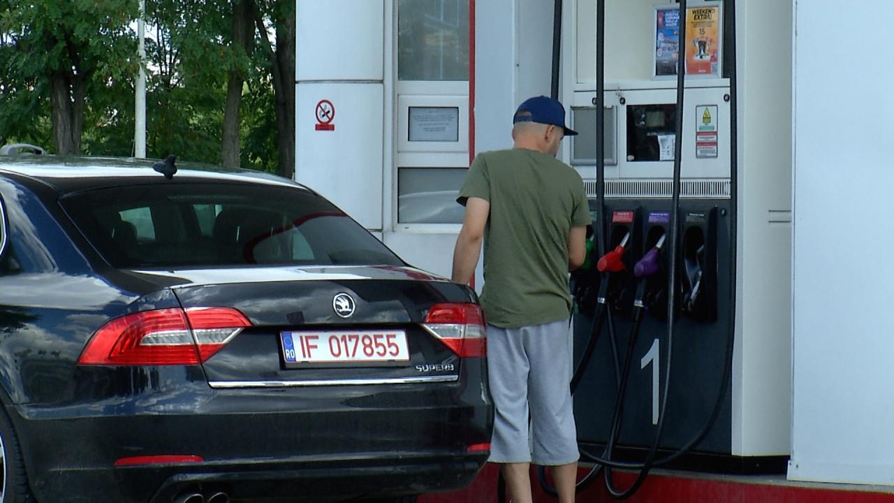 Carburnații s-au scumpit peste noapte. Cât costă acum un litru de motorină: e cel mai mare din istorie