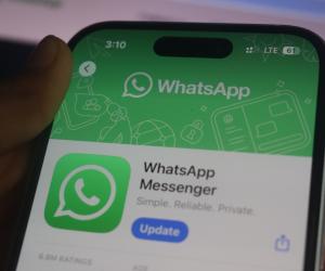 Mesajul de pe WhatsApp care te lasă fără bani în cont. Cum ajung hackerii să controleze telefonul