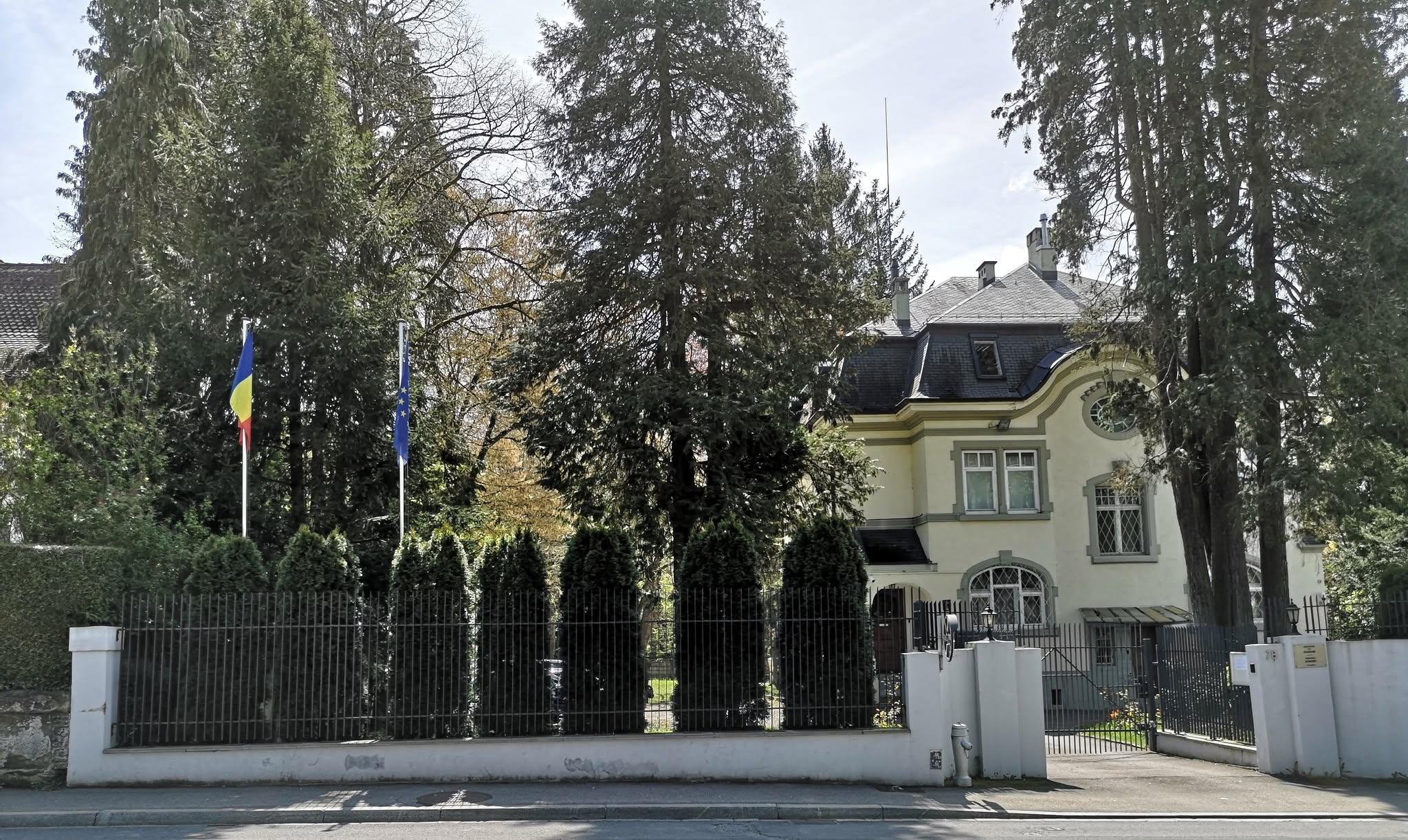 Incendiu la Ambasada României din Elveția. Un necunoscut ar fi lăsat un obiect în flăcări lângă gard