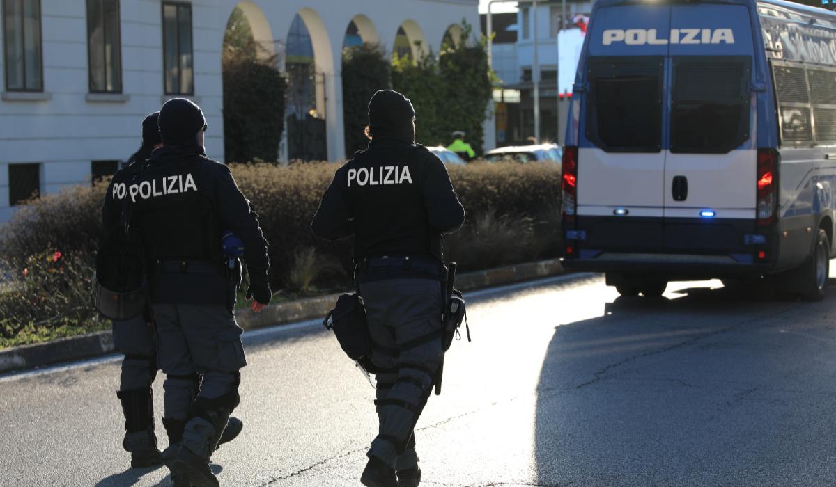 O româncă și-a răpit nepoata de 10 zile dintr-un spital din Italia. Plănuia să fugă cu bebeluşul în România