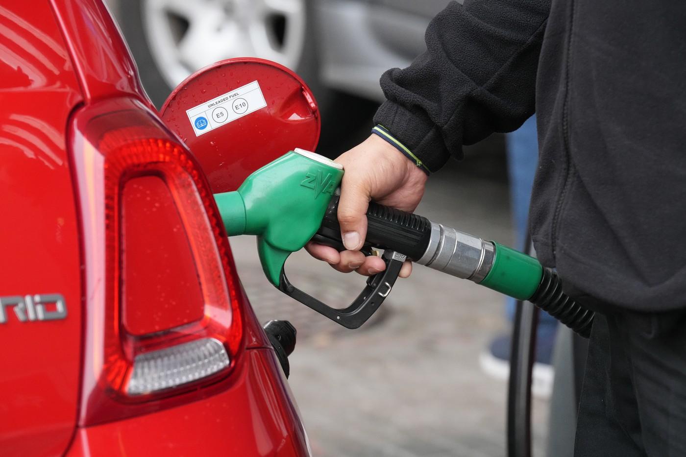 Prețul petrolului a crescut cu aproape 3%, după ce Iran a exclus negocierile pentru prelungirea armistițiului