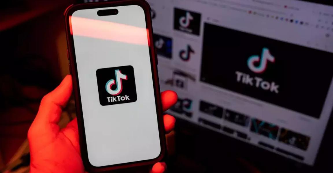 TikTok le-ar putea permite utilizatorilor să-şi trimită bani direct prin mesaje. Ce presupune noua funcţie