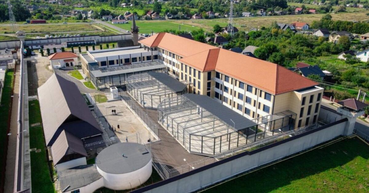 Un deținut aflat la muncă în Baia Mare a evadat. Ar fi spus deținuților că merge să-și omoare soția