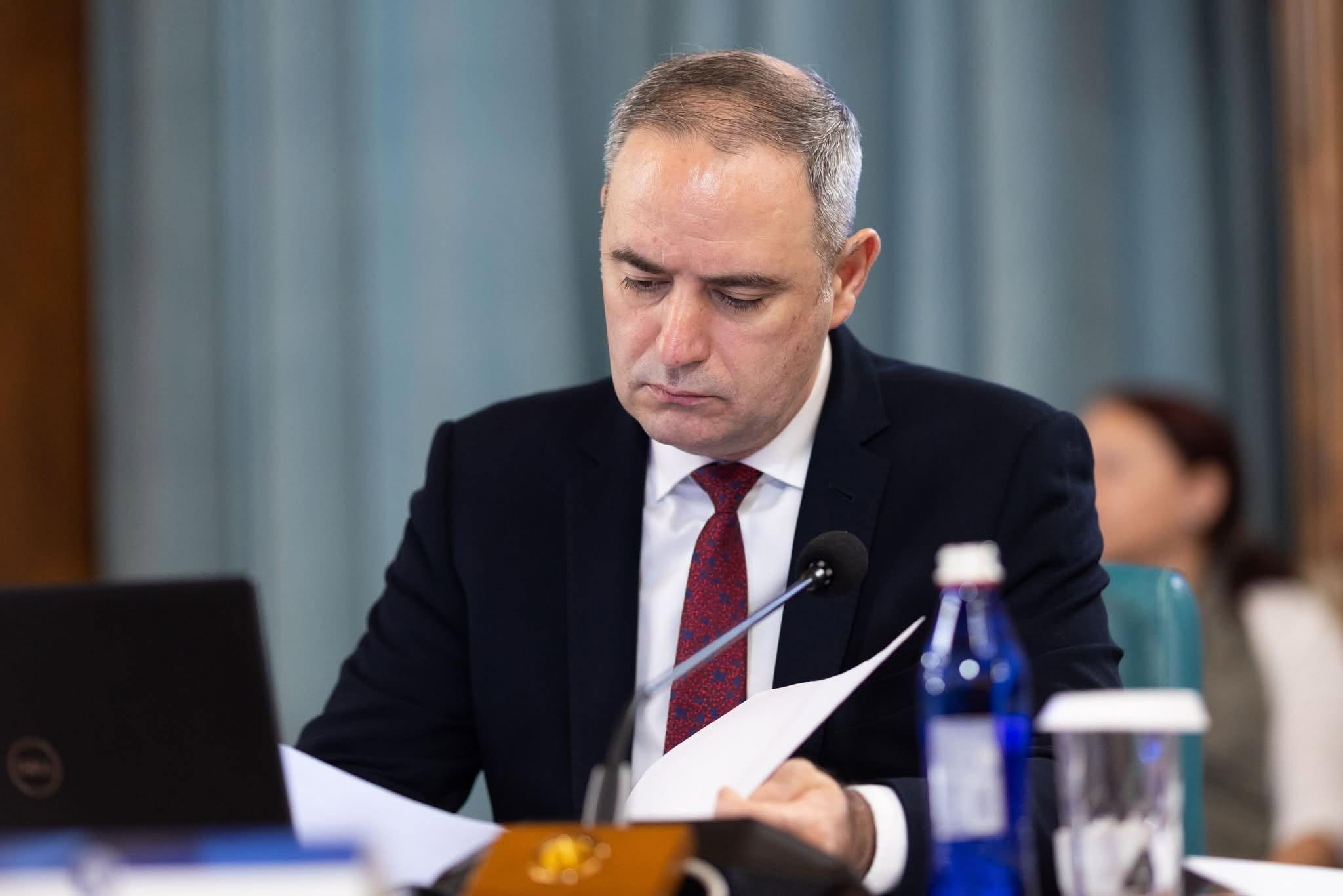 Datoria publică a trecut de 60% din PIB. Nazare: Legea nu mai permite creșteri ale cheltuielilor de personal