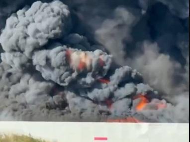 Ucraina anunță că a lovit o rafinărie de petrol și o bază aeriană în regiunea rusă Saratov