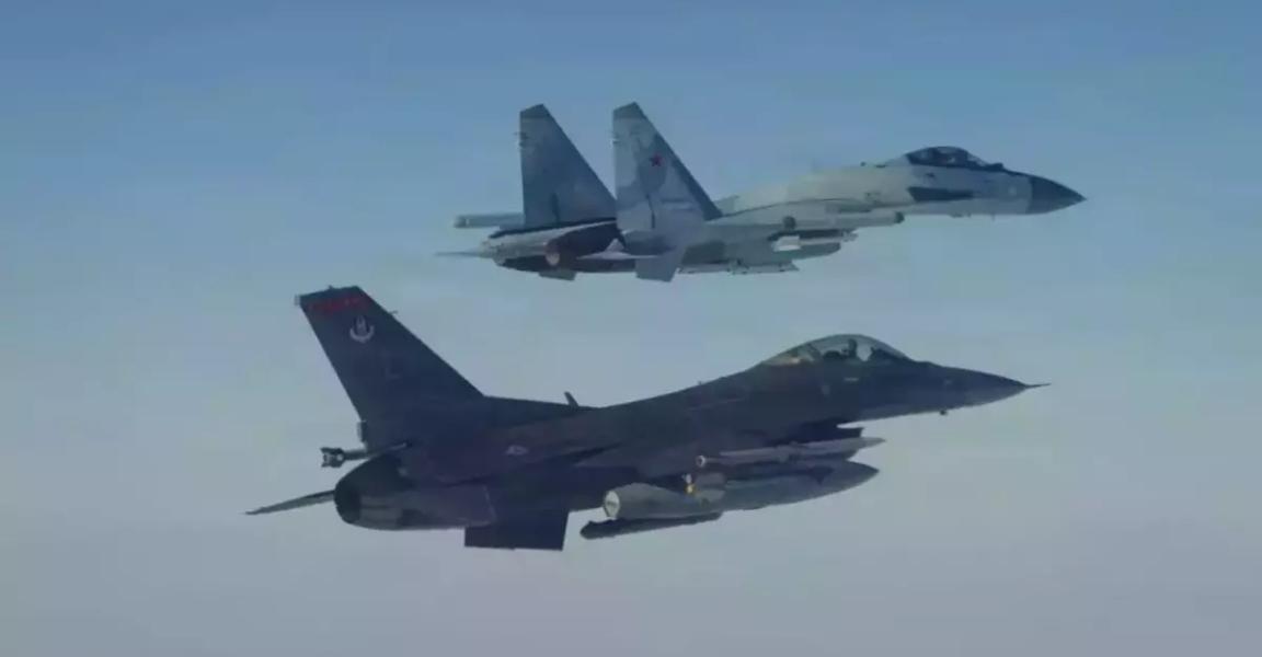 O dronă s-a prăbușit în județul Tulcea. Două avioane F-18 spaniole și un elicopter, ridicate de la sol