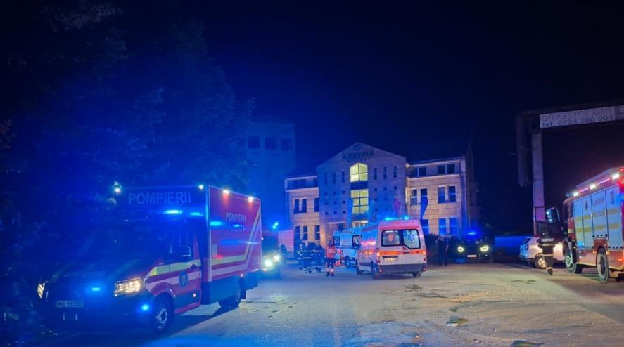 Incendiu la un centru medical din Arad, după ce un pacient a dat foc la ziare. Trei victime intoxicate