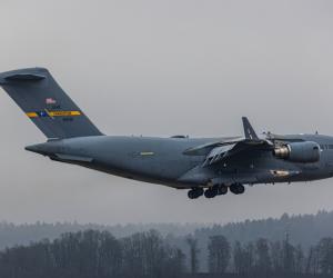 Un avion militar misterios al SUA a aterizat la Moscova. Reacția Kremlinului