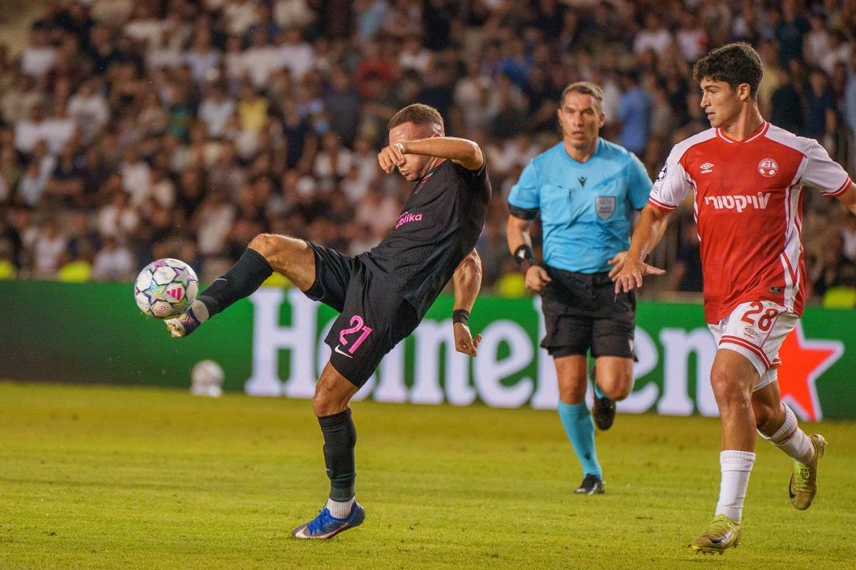 Istvan Kovacs, meci cu scandal în Liga Campionilor. Fotbaliştii de la Hapoel, acuzaţii la adresa românului
