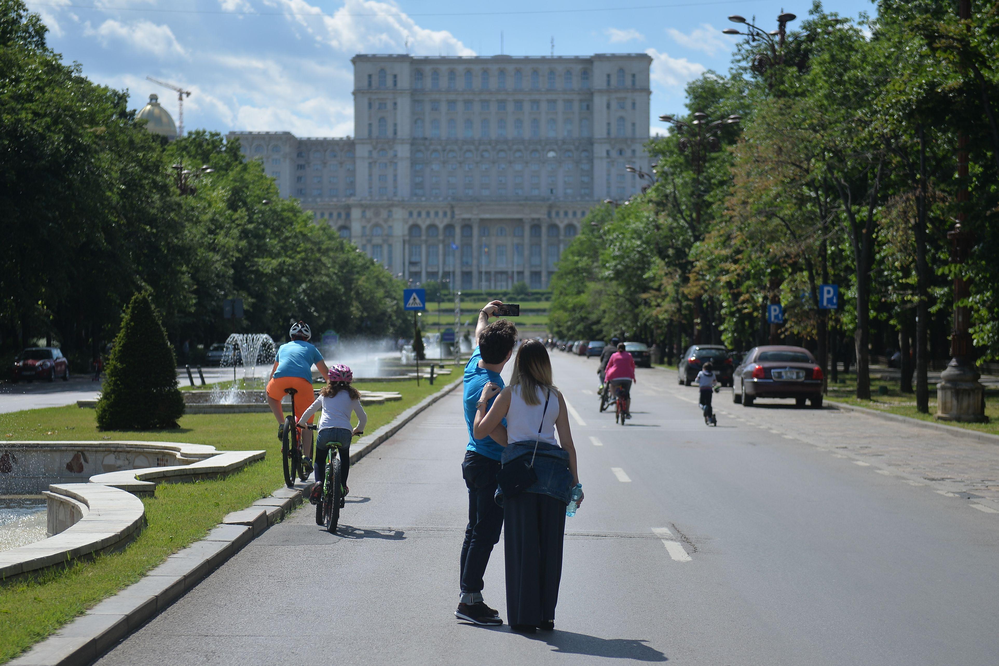 Cât de scump a devenit concediul acasă pentru cei plecați în străinătate. Prețurile au împărțit diaspora