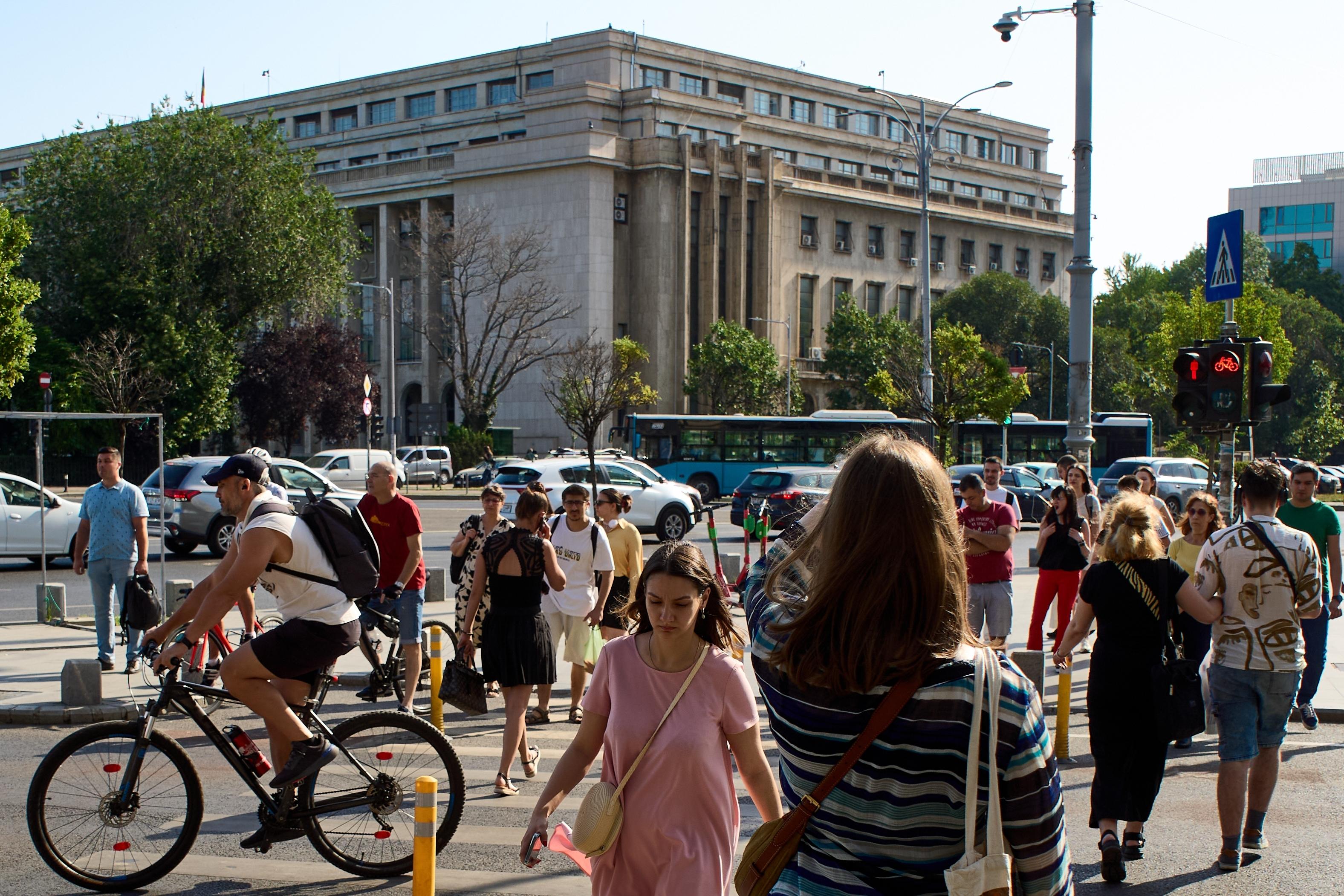 Sondaj CURS: 73% dintre bucureșteni sunt nemulțumiți de direcția României. Cum ar vota la locale
