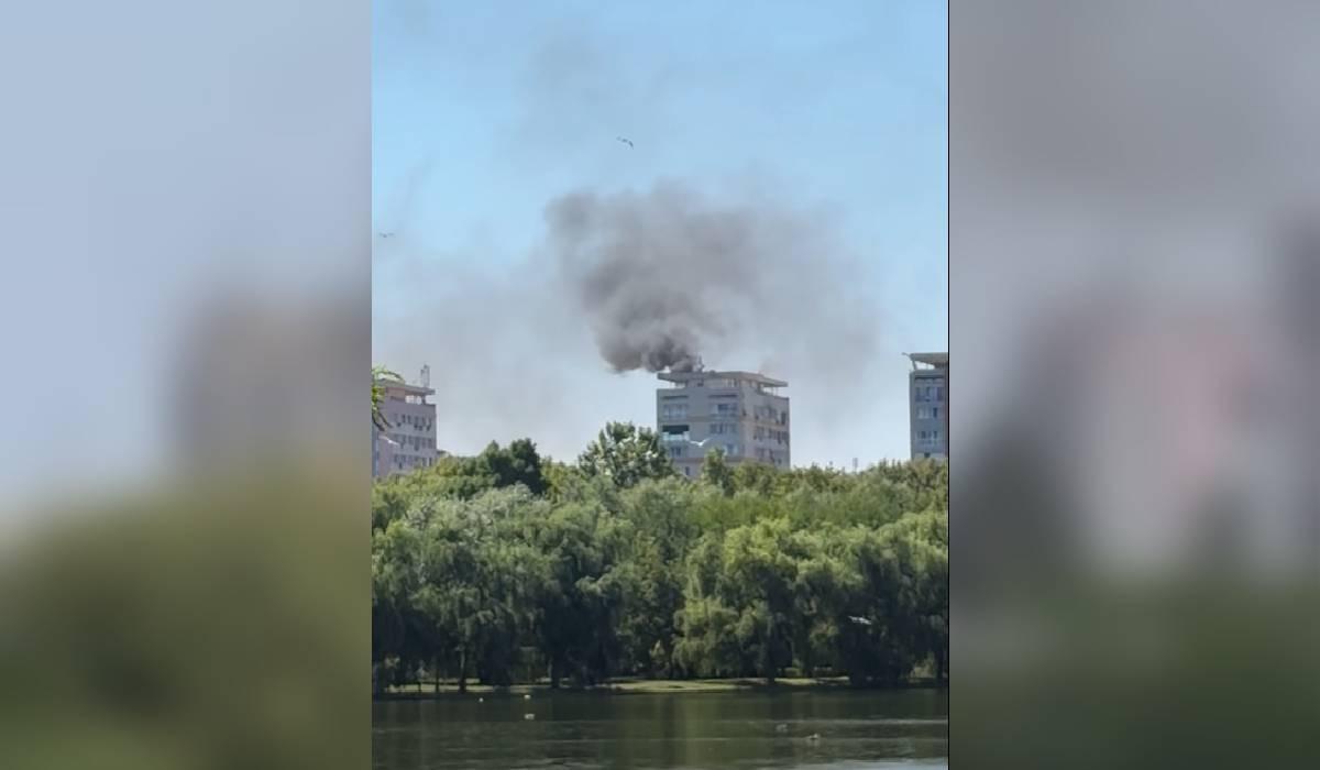 Incendiu puternic într-un bloc din Sectorul 3. Zeci de locatari s-au evacuat înainte să ajungă pompierii