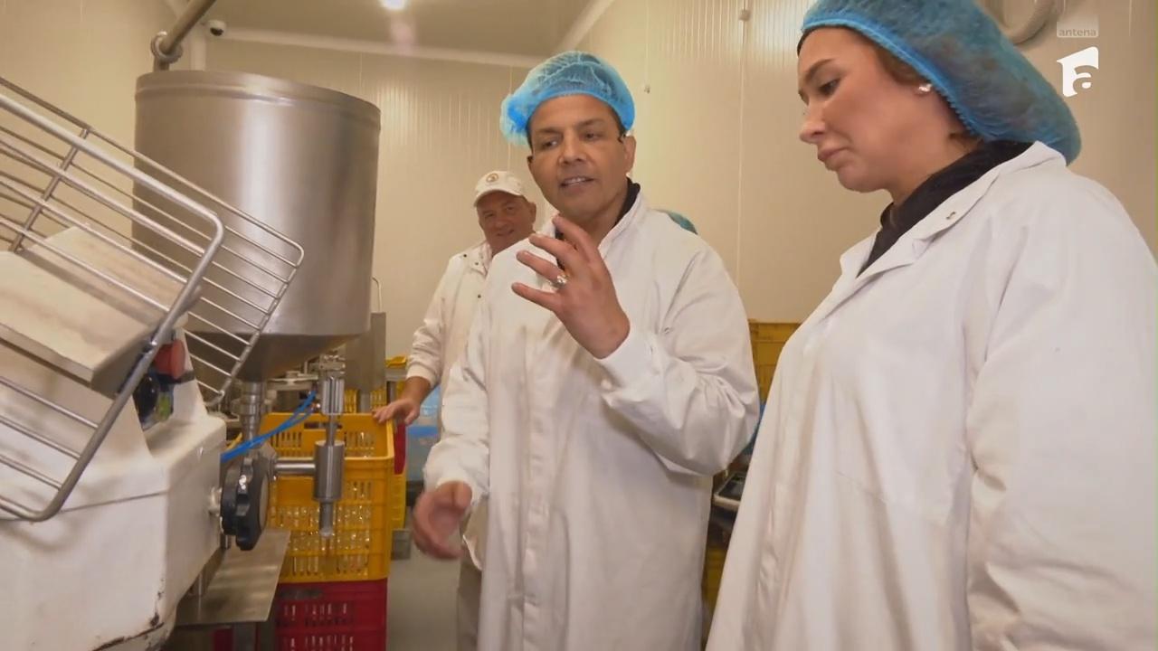 Jean de la Craiova, show-ul complet într-o fabrică de peşte la „Poftiți pe la noi: Poftiți la întrecere