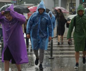 România, sub trei avertizări de Cod galben. Vijelii de peste 80 km/h şi caniculă în mai multe regiuni