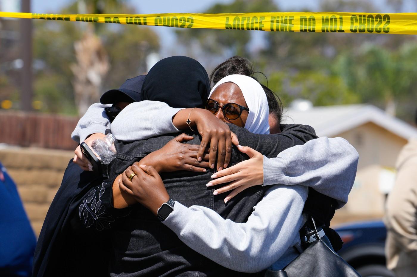 Adolescentă de 17 ani, acuzată că i-a ajutat pe cei doi care au atacat o moschee din San Diego. 3 oameni morţi