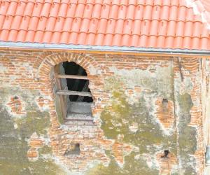 Turn vechi de 500 de ani din România, ajuns adăpost pentru cai, restaurat. Va fi deschis turiştilor