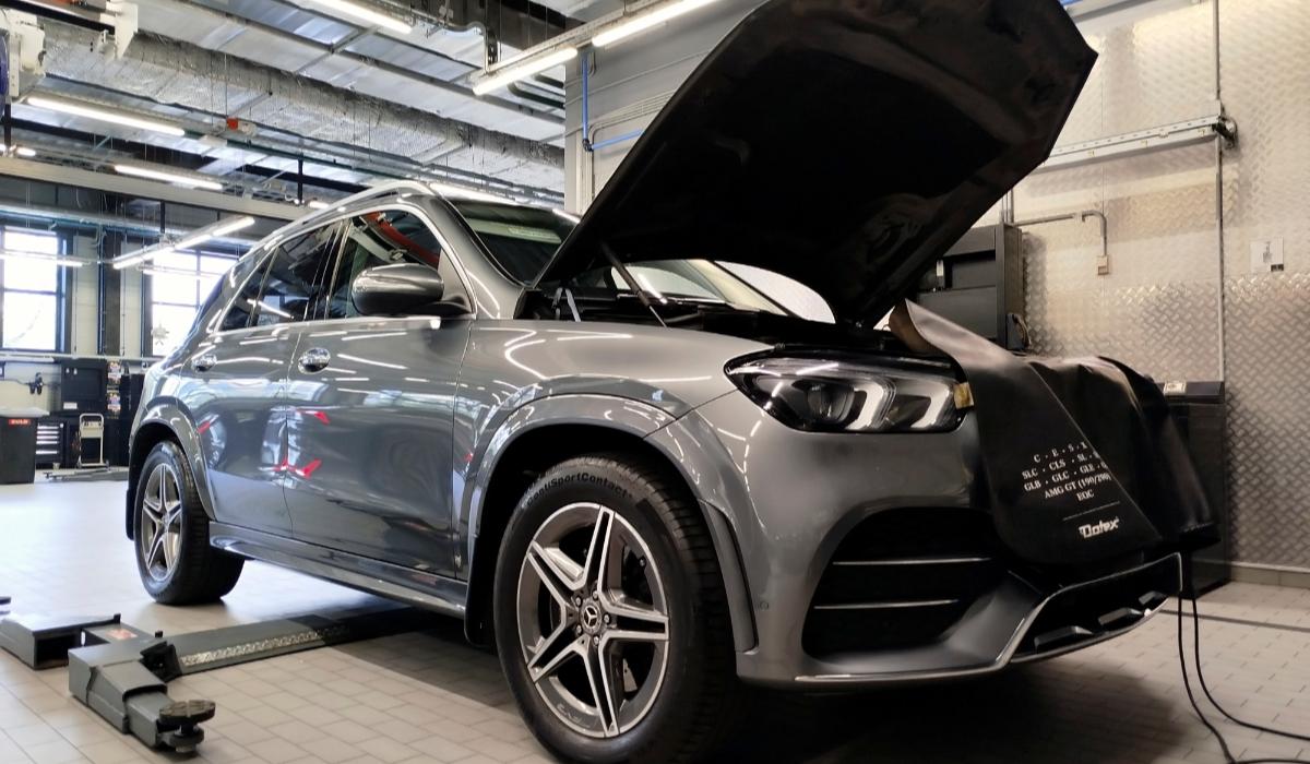 Comparație internă la Mercedes: Costul unei ore de muncă la Cugir este cu 81,7% mai mic decât în Germania
