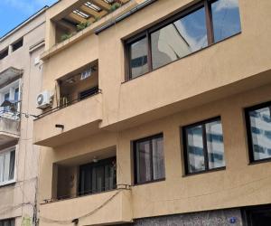 Apartament cu trei camere la 48.000 de euro într-un oraş din România. Detaliul neobişnuit din anunțul ANAF